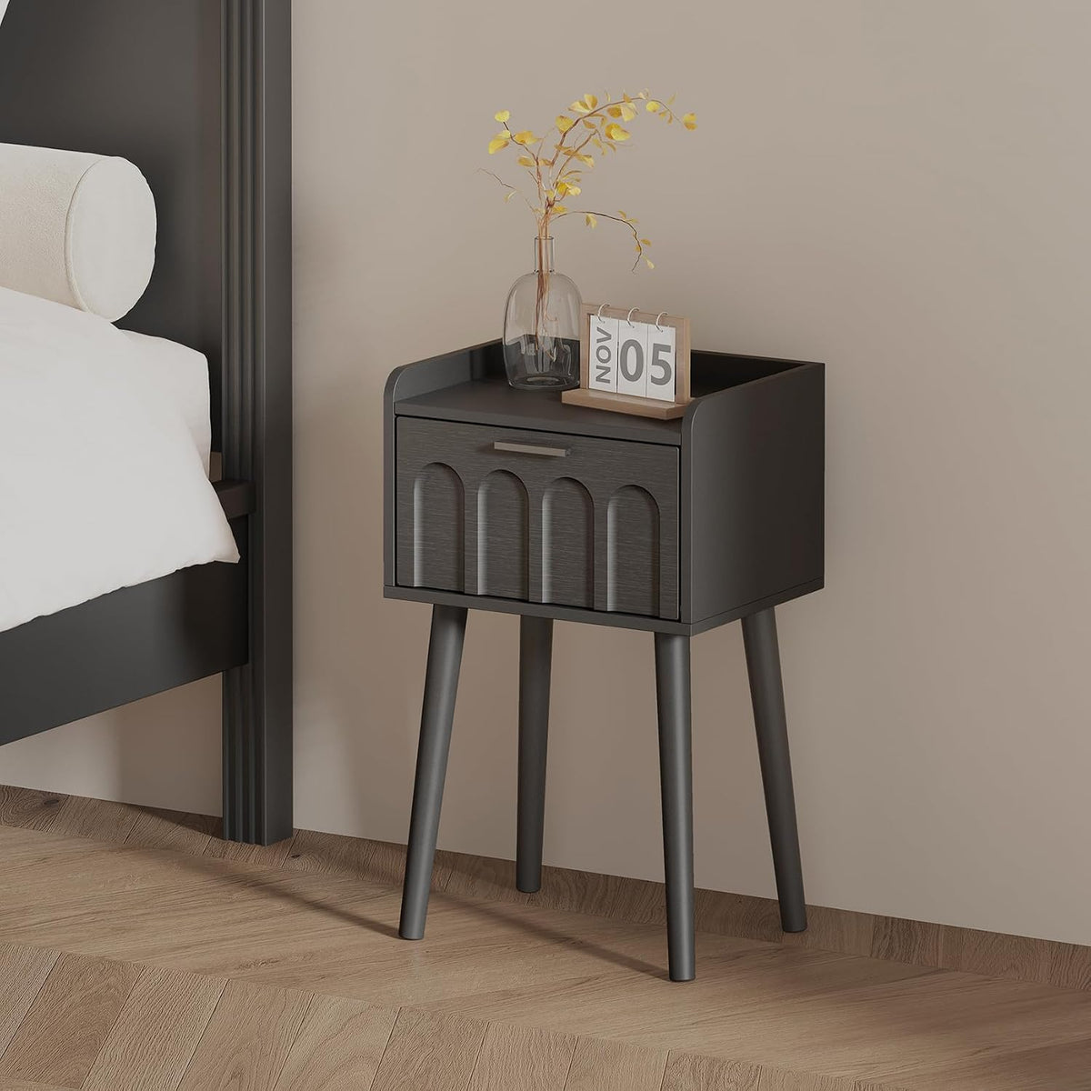 Nightstand Set of 2, Mid- Century Small Side End Table with Arced Door, Bedside Tables with Solid Wood Legs for Bedroom, Living Room (Black)