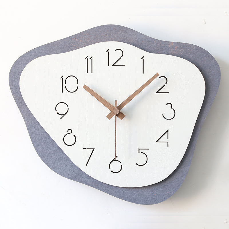 Mid-Century Modern Elegance: Sophisticated Simple Living Room Clock
