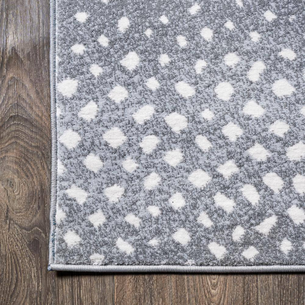 Antelope Gray/Cream 4 Ft. X 6 Ft. Modern Animal Print Area Rug