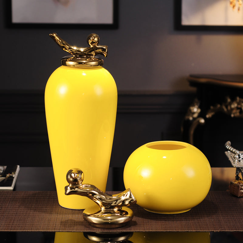Exquisite Light Yellow Ceramic Modern Minimalist Ornament