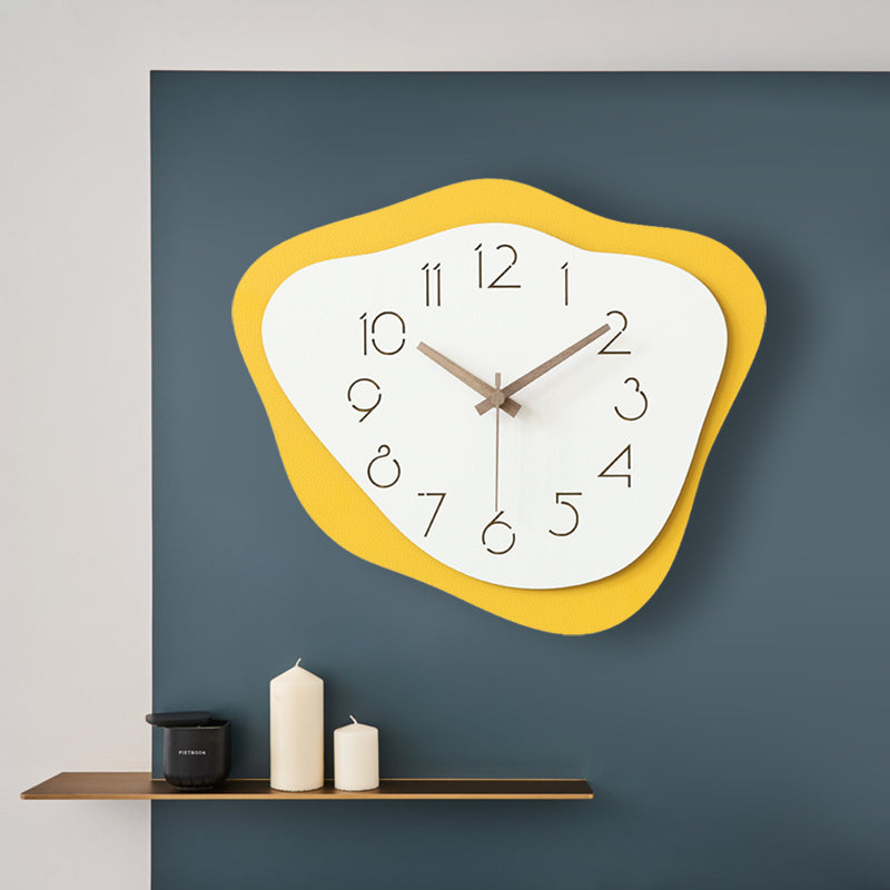 Mid-Century Modern Elegance: Sophisticated Simple Living Room Clock